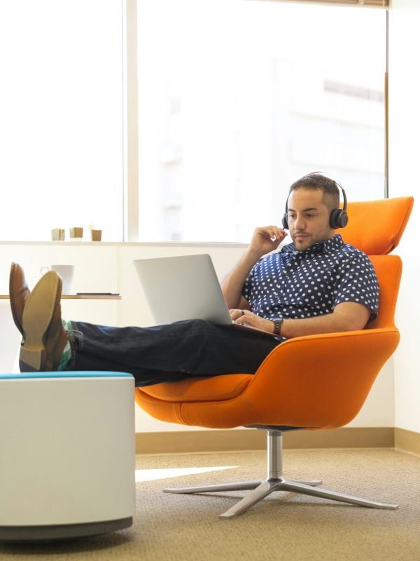 pexels-linkedin-1251841